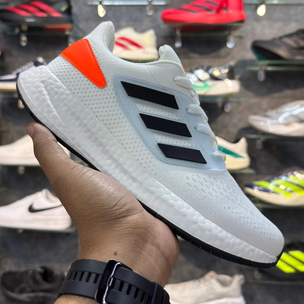 Ad PureBoost 22 Cloud White / Core Black / Sea Dawn