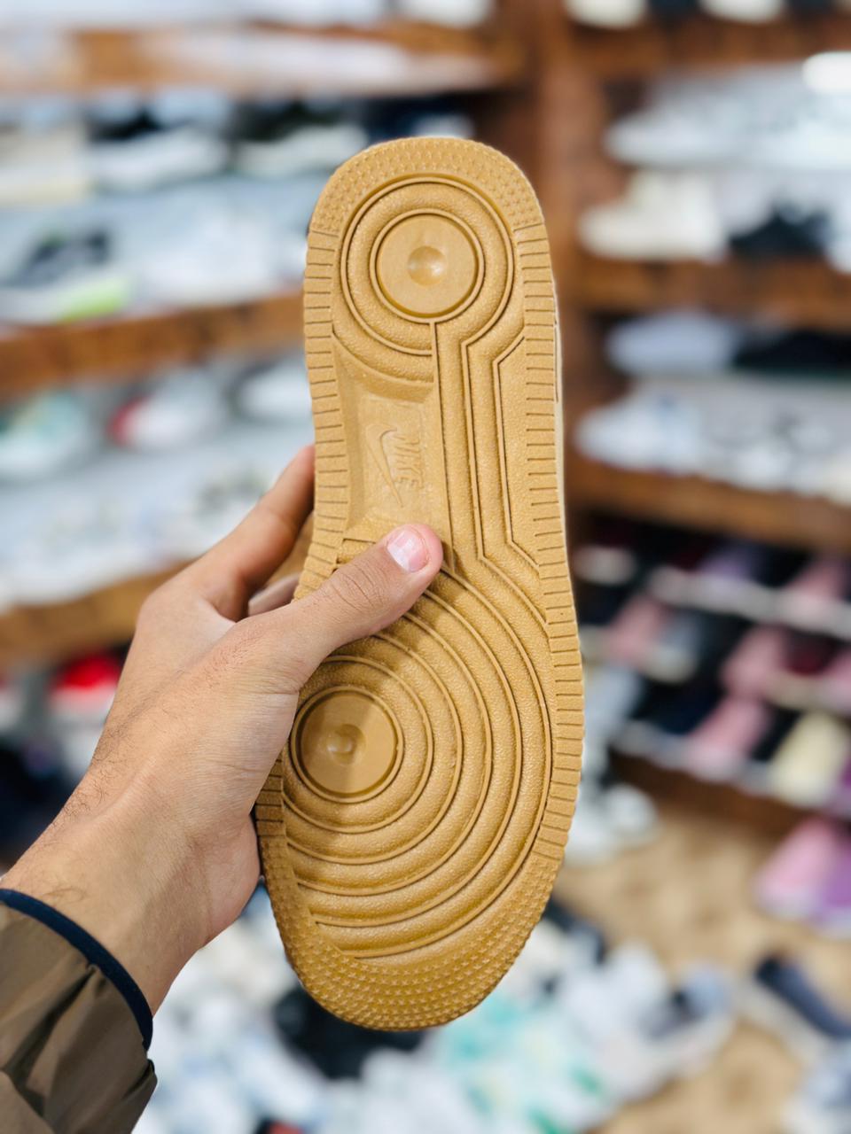 NIKE AIR CAMEL
