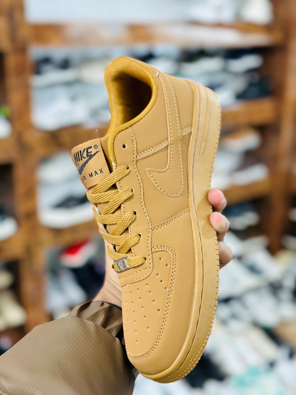 NIKE AIR CAMEL