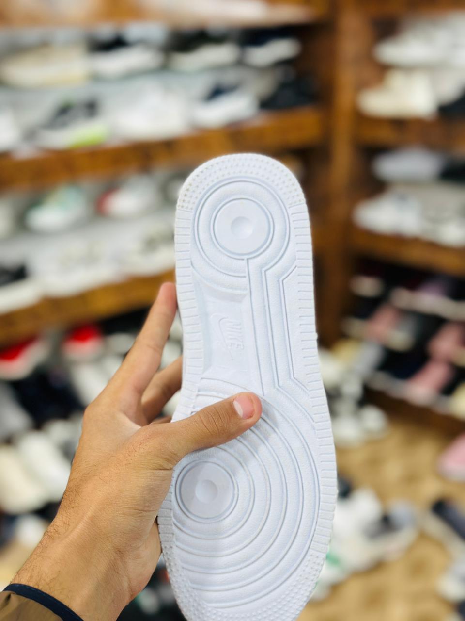 NIKE AIR GLACIER