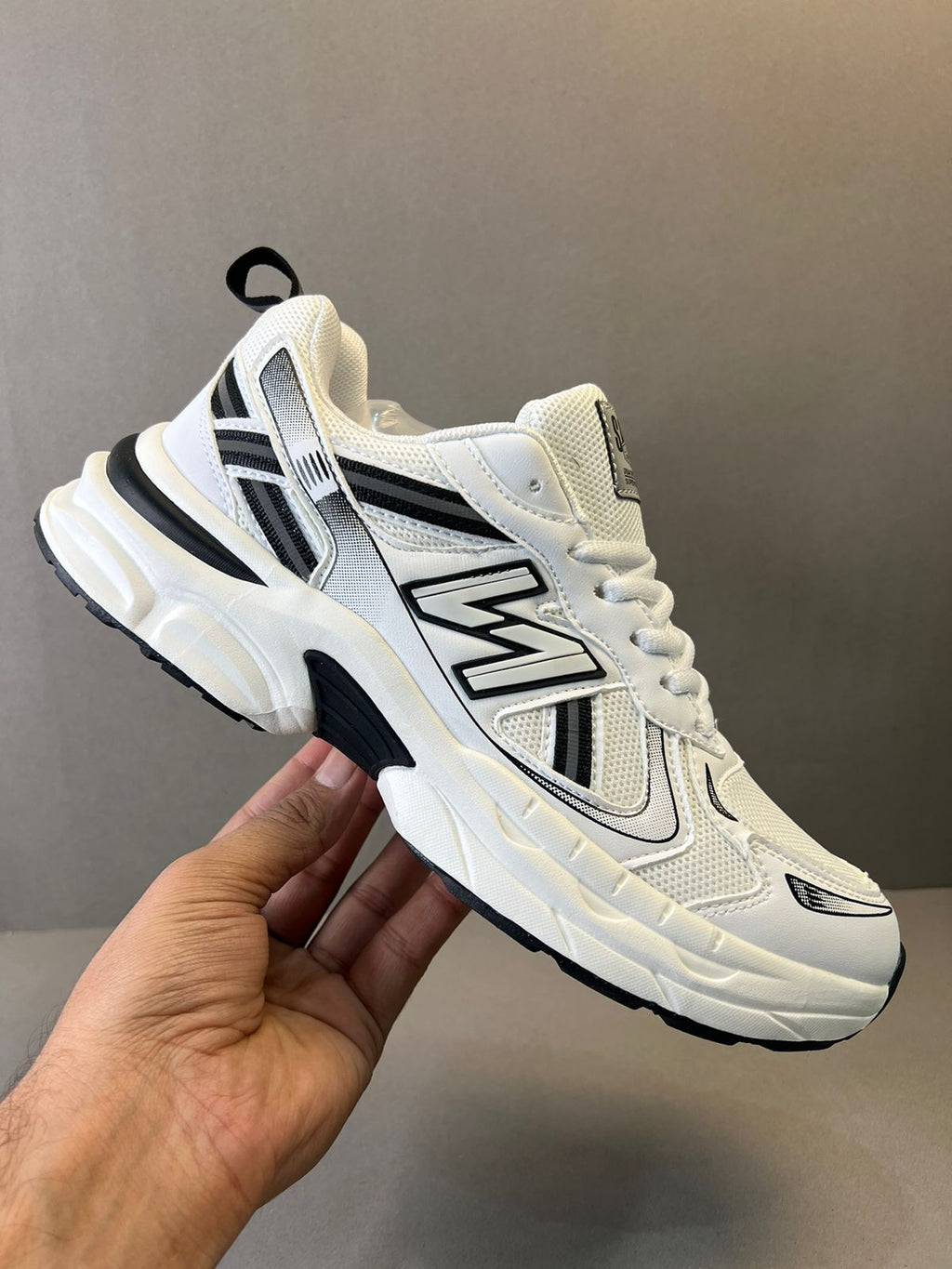 NB 530 White/Black (1:1 batch)
